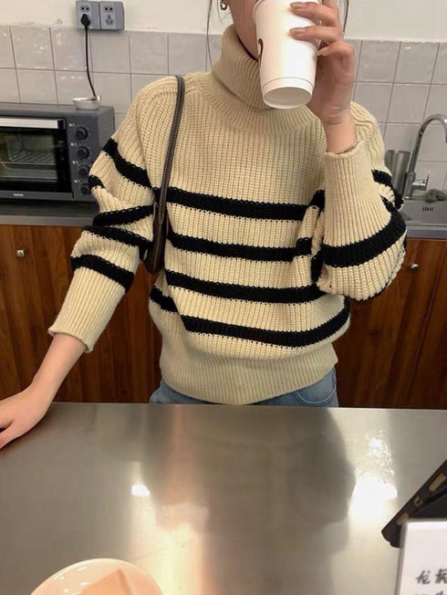 Women Turtle Neck Striped Pattern Knitted Sweater